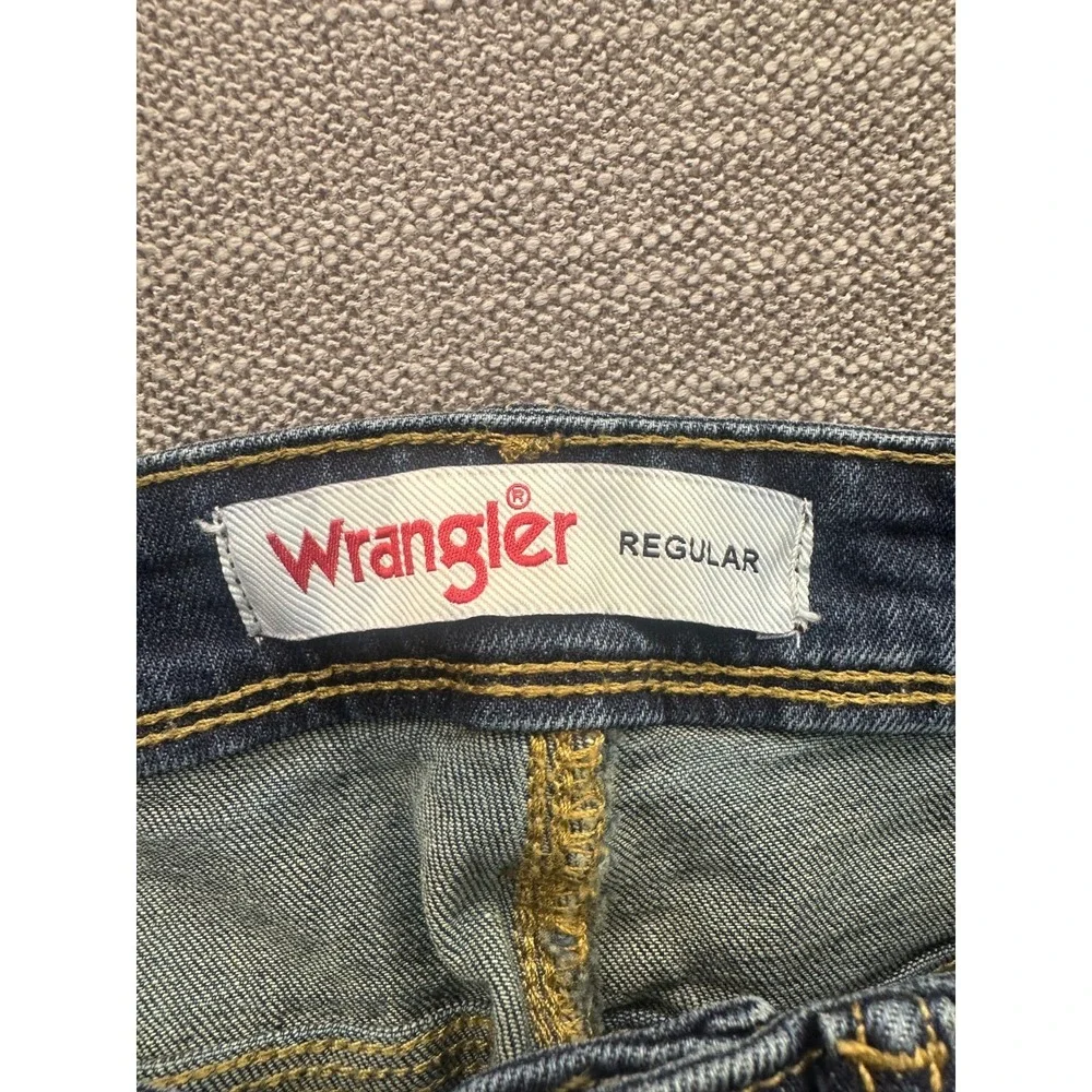 Wrangler Jeans Men 32x30 Blue Denim Medium Wash Regular Fit Stretch Straight Leg